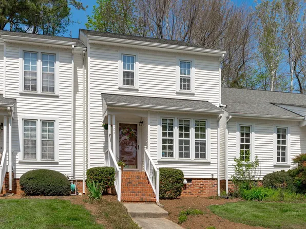 105 Greenmont Ln, Cary, NC 27511