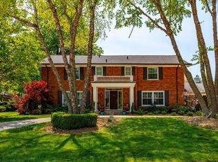 47 Stonehurst Rd, Grosse Pointe Shores, MI 48236