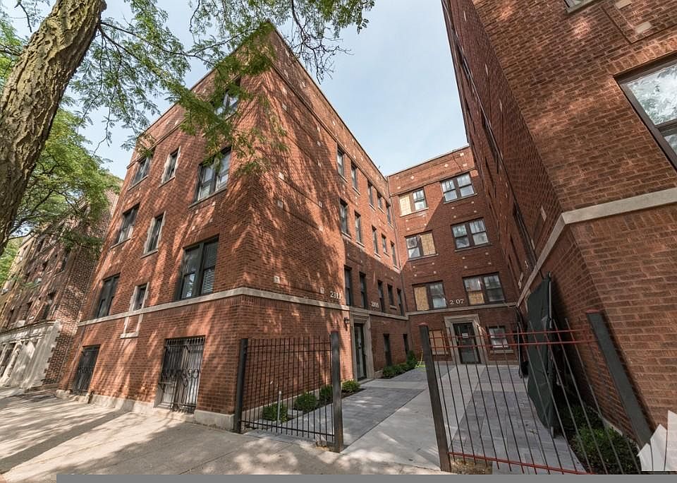 1st image of 2100 N Sedgwick St #1