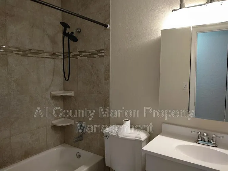 2190 NE 54th St — Photo 9