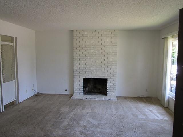 2nd image of 5750 Berkeley Rd