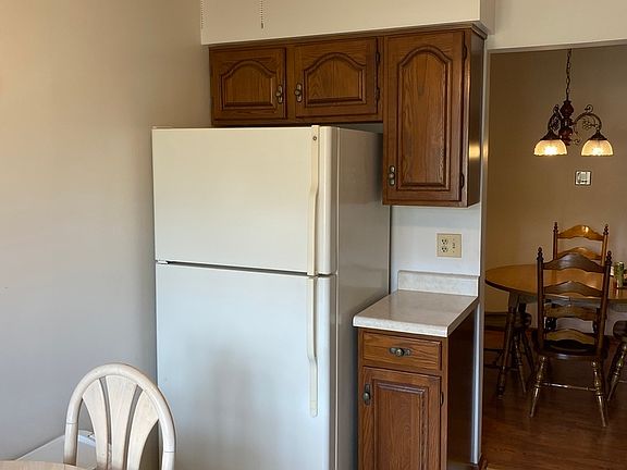 3rd image of 643 Elizabeth Dr #643