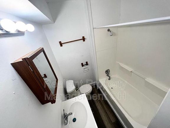 5th image of 407 Hawthorne Ave
