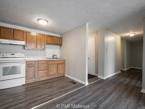 4th image of 3736 N Meridian St #8