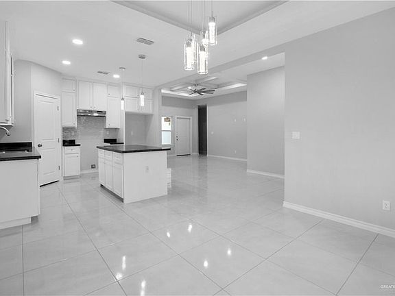 4th image of 624 Yoli Ln