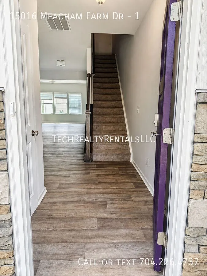 3 bed, 2.5 bath, 1902 sqft, $2,300 — Photo 4