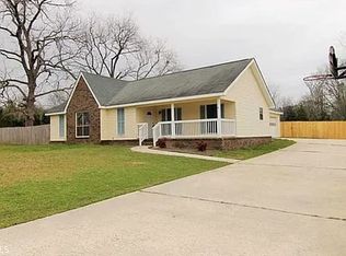 101 Kingstree Ln, Warner Robins, GA 31093