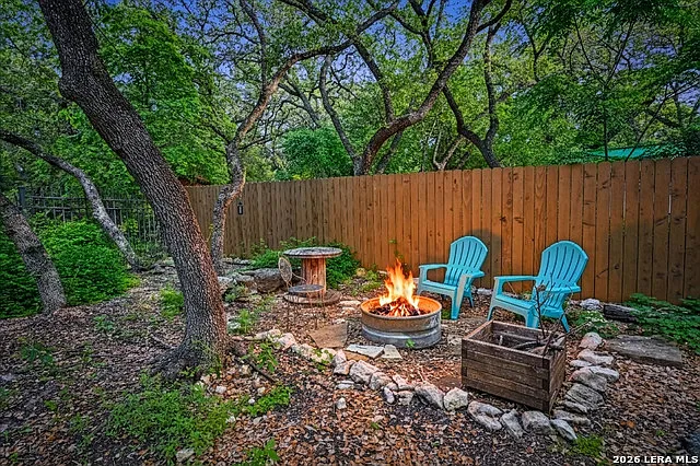Building Photo - 303 S Manton Ln
