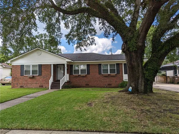 2912 Thornhill Dr, Mobile, AL 36606