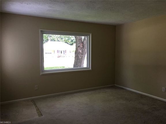 5th image of 3363 W 231st St