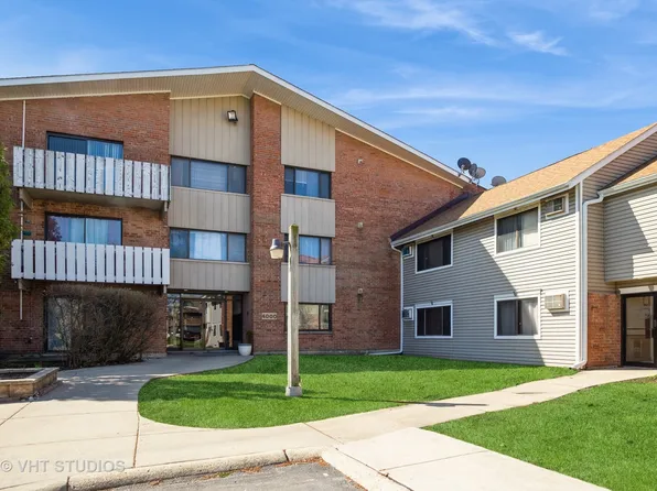 4000 Bayside Dr Unit 204, Palatine, IL 60074