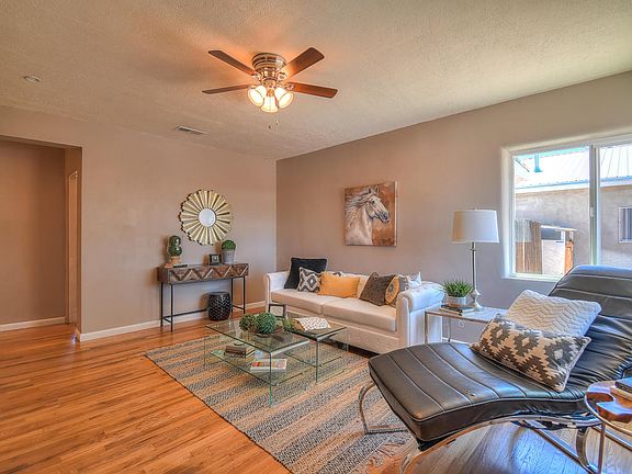 5th image of 2518 La Veta Dr NE