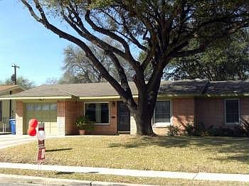 1st image of 407 Craigmont Ln