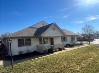 4309 Strattford Cir E, Zanesville, OH 43701