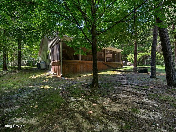 5th image of 402 Hide Away Cir
