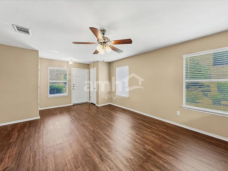 279 Quarter Ave — Photo 7