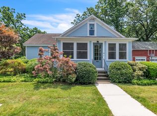 48 Cherry St, Easthampton, MA 01027
