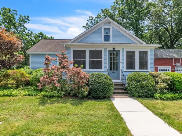 48 Cherry St, Easthampton, MA 01027