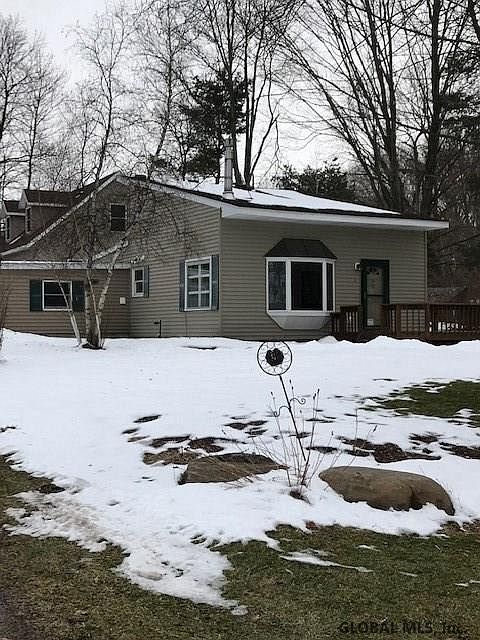 1st image of 6 Lakeshore Ave