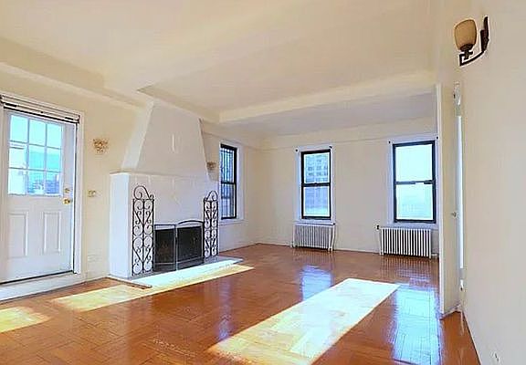 4th image of 211 E 35th St APT 10