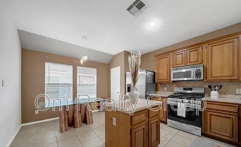 2507 Rustic Trail Ln — Photo 3