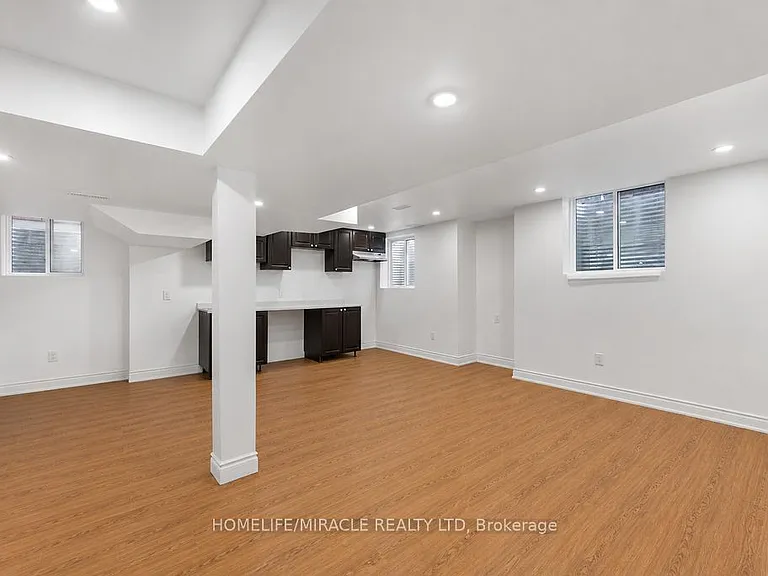 1583 Frolis St — Photo 9