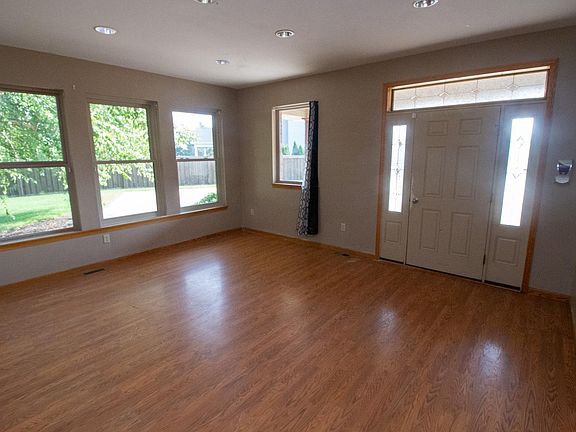 4th image of 5138 Greenview Ct