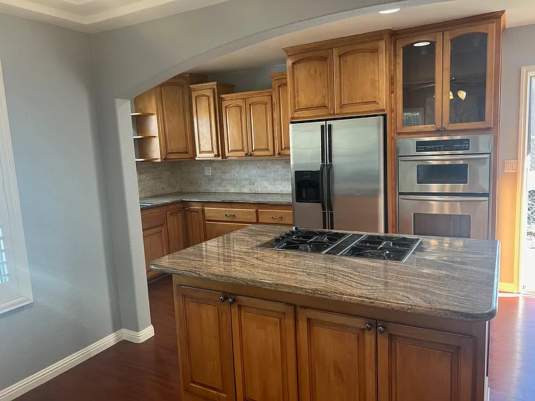 3887 Ocean View Blvd — Photo 3