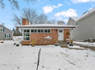 2051 Avondale St, Sylvan Lake, MI 48320