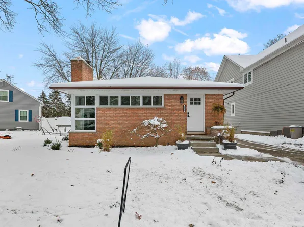 2051 Avondale St, Sylvan Lake, MI 48320