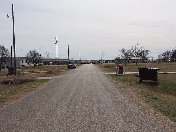 5th image of 5633 Longhorn Trl