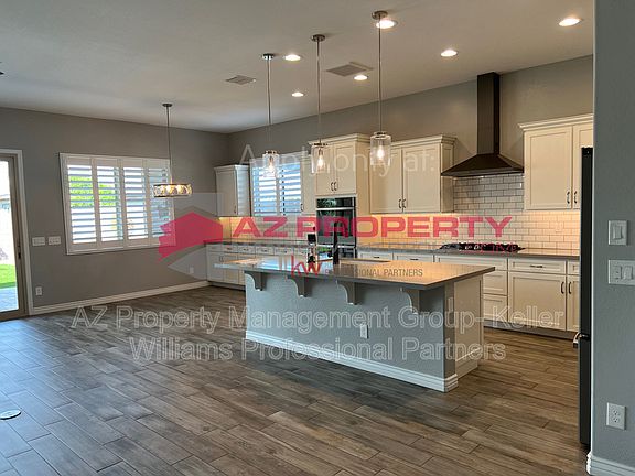 2nd image of 214 E Balao Dr