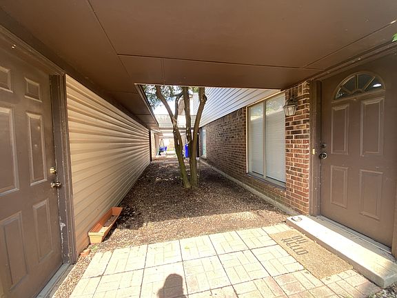 3rd image of 1332 Eastgate Dr #1