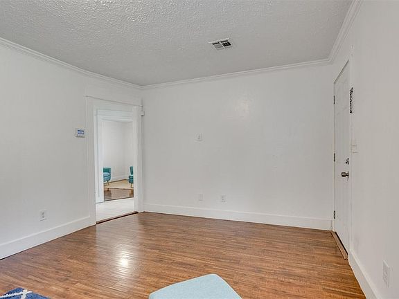 5th image of 516 E Rickenbacker Dr