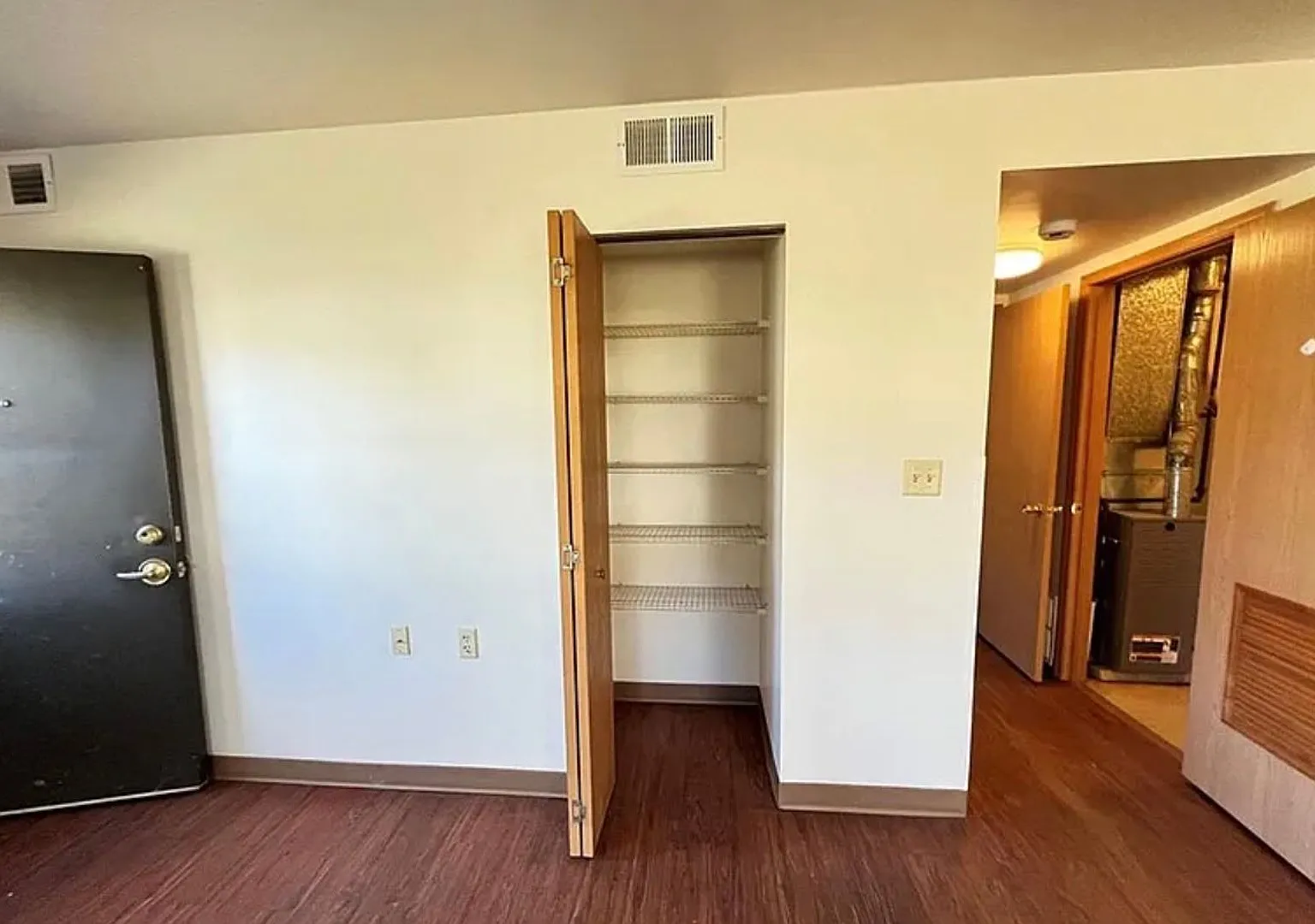 Chatsworth IL Apartment for Rent — Photo 2