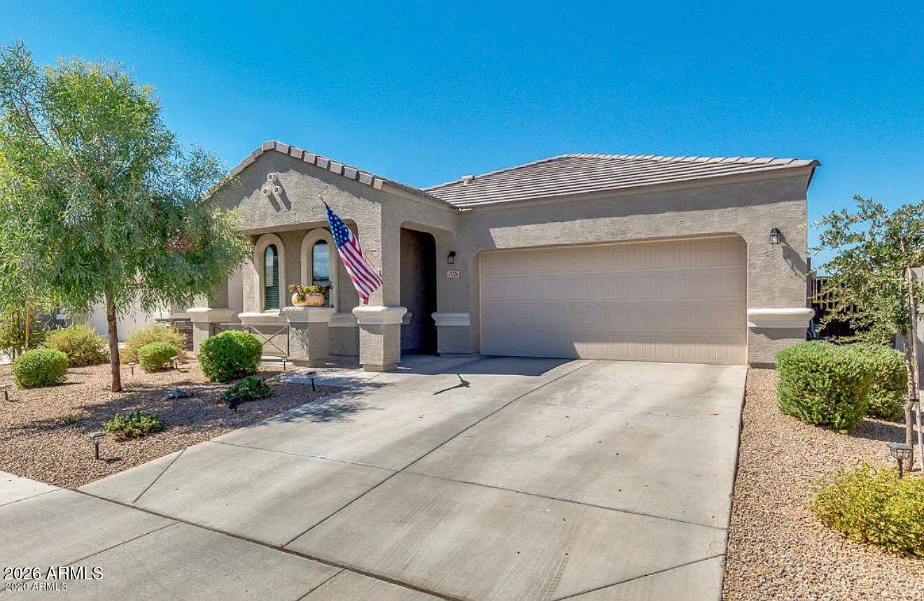 3 bed, 2.0 bath, 1581 sqft, $1,950 — Photo 3