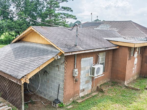 3rd image of 28 Johnson Ave