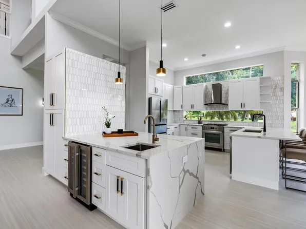 1124 Grand Cay Drive, Palm Beach Gardens, FL 33418