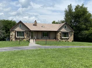 221 Swaffer Ln, Lafayette, TN 37083