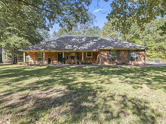 3rd image of 7 Oak Forest Ln