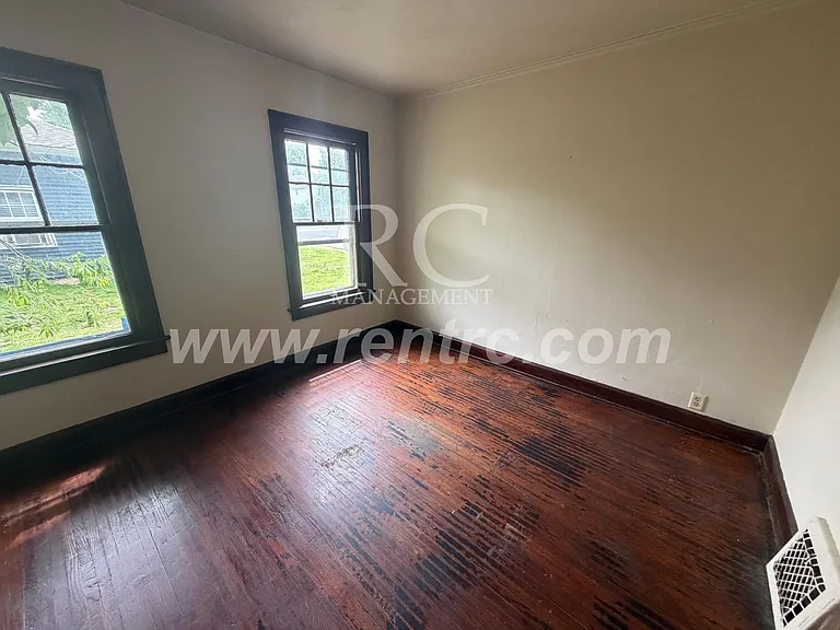 625.5 Commercial St — Photo 12
