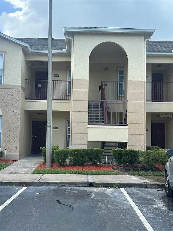 3 bed, 2.0 bath, 1202 sqft, $1,800 — Photo 1