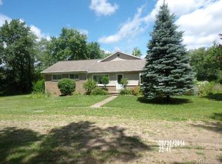 1490 W Maple Rd, Milford, MI 48381
