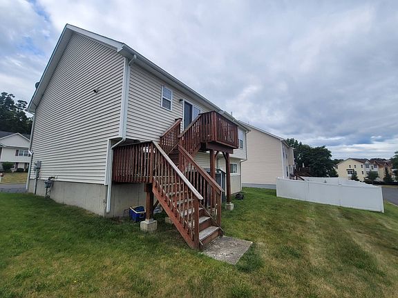 3rd image of 8 Gabby Ln