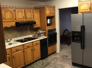 1304 E Blythe St, Paris, TN 38242