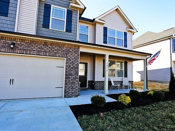 2nd image of 1076 Black Oak Cir