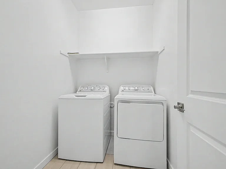 5330 W Harmont Dr — Photo 20
