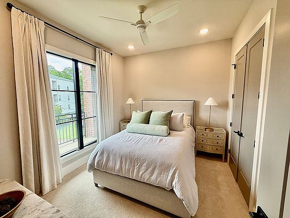 5th image of 403 Russell St #201