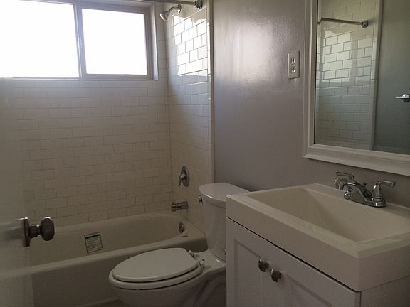 5th image of 2320 E Lambourne Ave