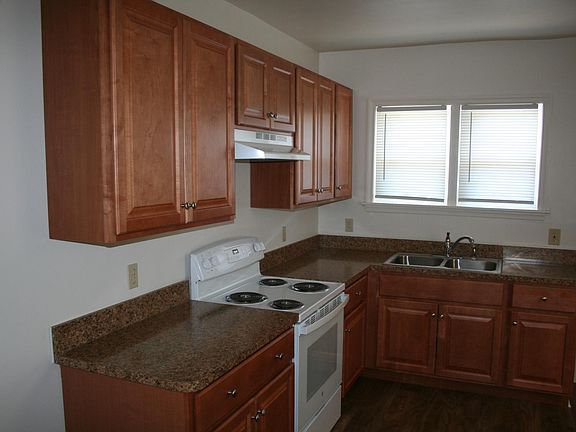 3rd image of 224 N Gray Ave